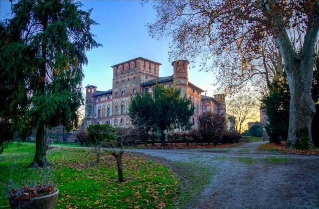 Castello Di Piovera Exteriör bild